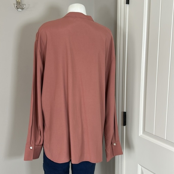 VINCE Relaxed Band Collar Blouse Terracota Button Front Satin Pearl Buttons XL - Picture 7 of 13